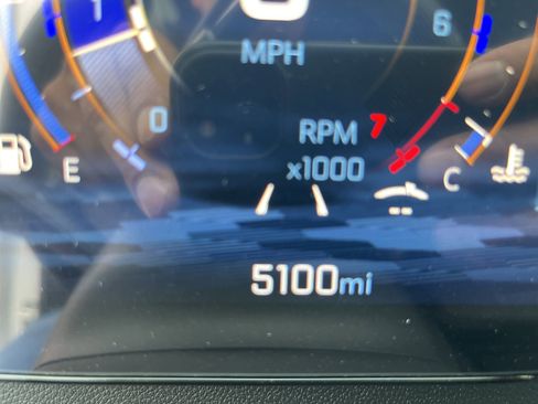 Used 2025 Chevrolet Traverse LT w/ Driver Confidence Package image 12