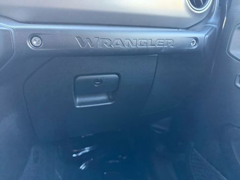 Used 2022 Jeep Wrangler Unlimited Sport S image 25