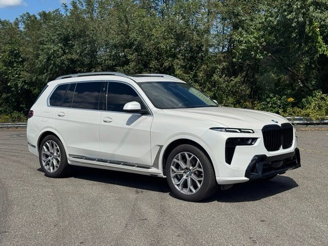 Used 2026 BMW X7 xDrive40i AWD/4WD image 9