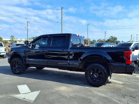 Used 2017 Ford F350 Platinum w/ Platinum Ultimate Package image 4