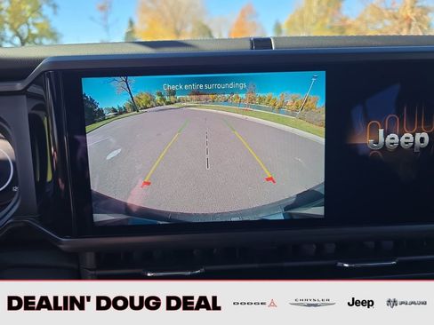 Used 2025 Jeep Wrangler Sahara image 20