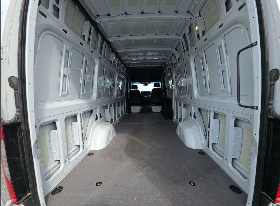 Used 2025 Mercedes-Benz Sprinter 2500 image 6