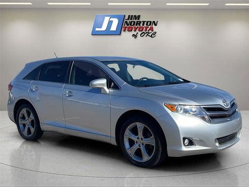 Used 2013 Toyota Venza XLE image 3