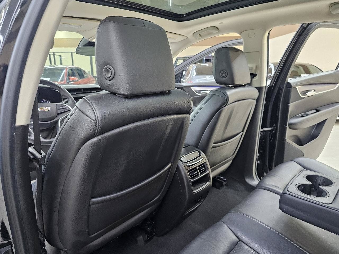 Used 2017 Cadillac XT5 Premium Luxury w/ LPO, Wheel Lock Package FWD image 26