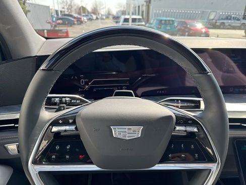 Used 2025 Cadillac Escalade IQ Luxury 1 image 24