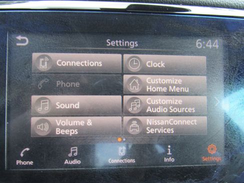 Used 2021 Nissan Titan SV w/ Accessory Utility Package image 20