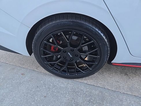 Used 2022 Hyundai Elantra N w/ Preferred Accessory Package image 22