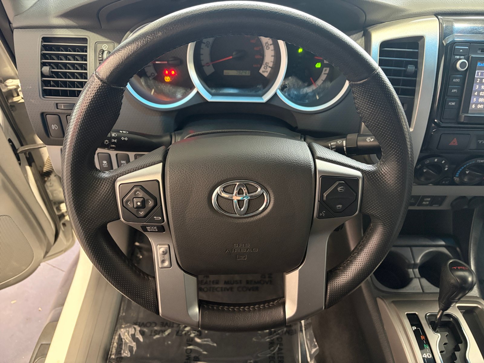 Used 2015 Toyota Tacoma TRD Pro w/ Off Road Towing Package AWD/4WD image 12