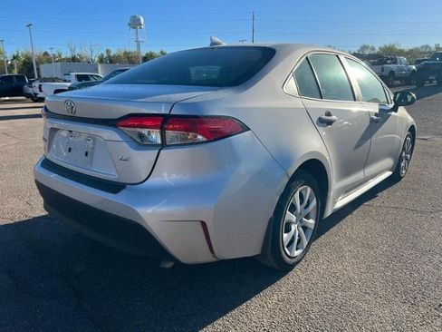 Used 2024 Toyota Corolla LE image 6