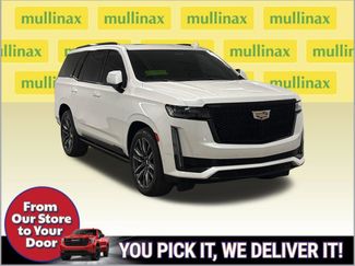 Used 2022 Cadillac Escalade Sport Platinum w/ Heavy-Duty Trailer Package AWD/4WD video 2
