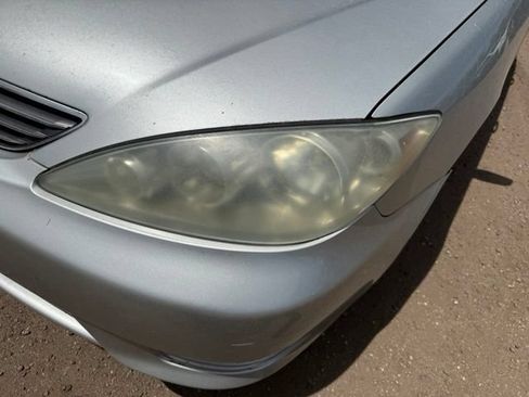 Used 2005 Toyota Camry LE FWD image 9