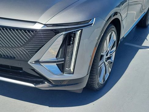 New 2025 Cadillac Lyriq Luxury RWD image 10