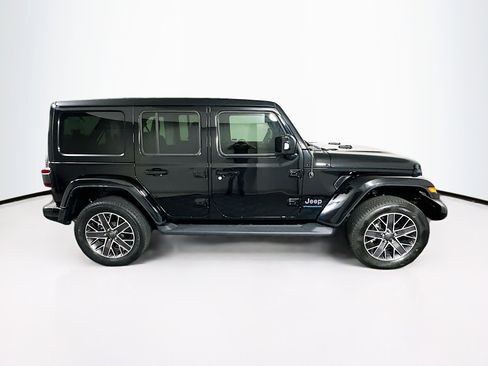 Used 2023 Jeep Wrangler Unlimited Sahara AWD/4WD image 10