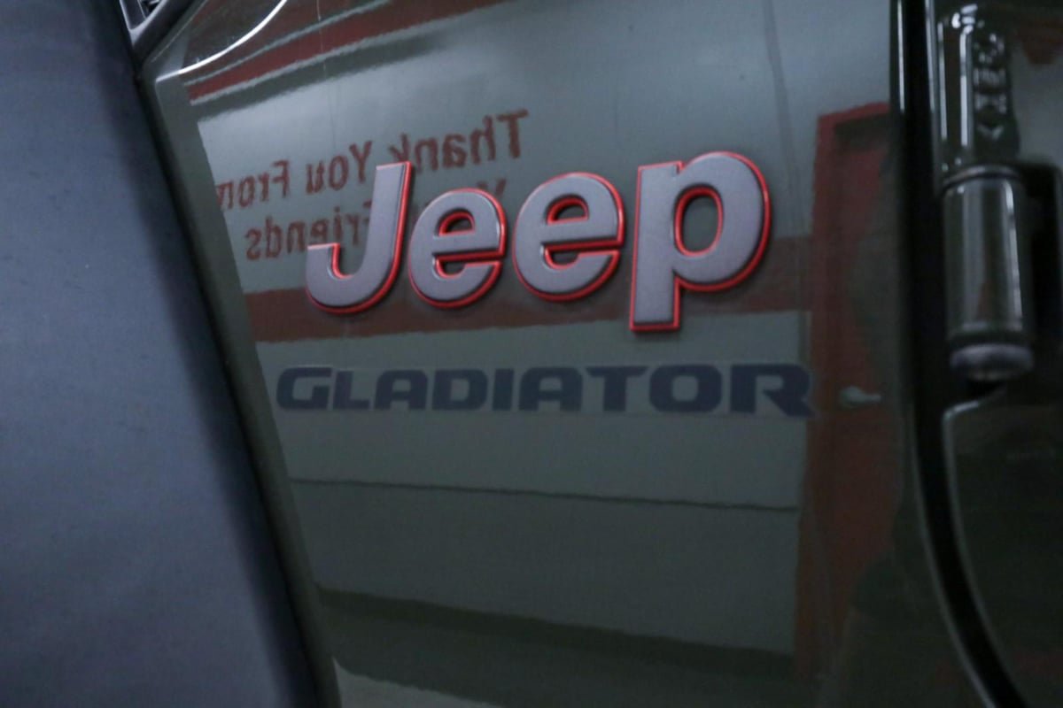Used 2021 Jeep Gladiator Mojave AWD/4WD image 35
