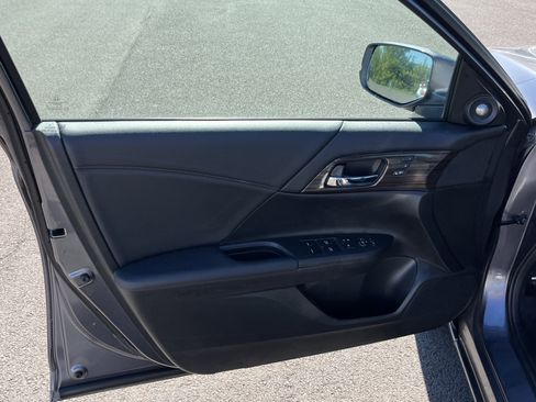 Used 2016 Honda Accord EX-L image 16