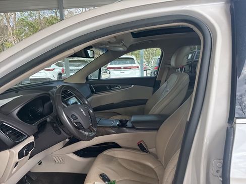 Used 2016 Lincoln MKX Select w/ Climate Package image 6