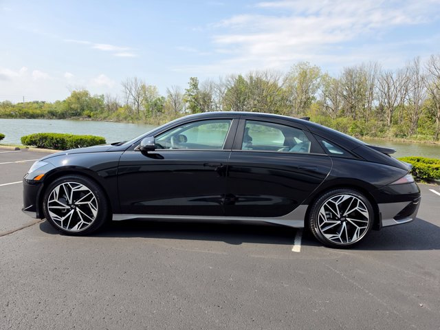 Used 2023 Hyundai Ioniq 6 SEL AWD/4WD image 12