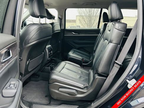 Used 2023 Jeep Grand Cherokee L Limited w/ Black Appearance Package image 29