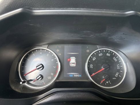 Used 2020 Toyota RAV4 LE FWD image 12