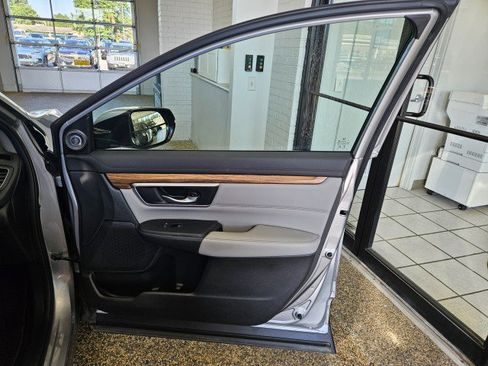 Used 2021 Honda CR-V Touring image 14