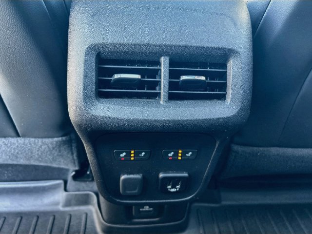 Used 2018 Chevrolet Equinox Premier AWD/4WD image 34