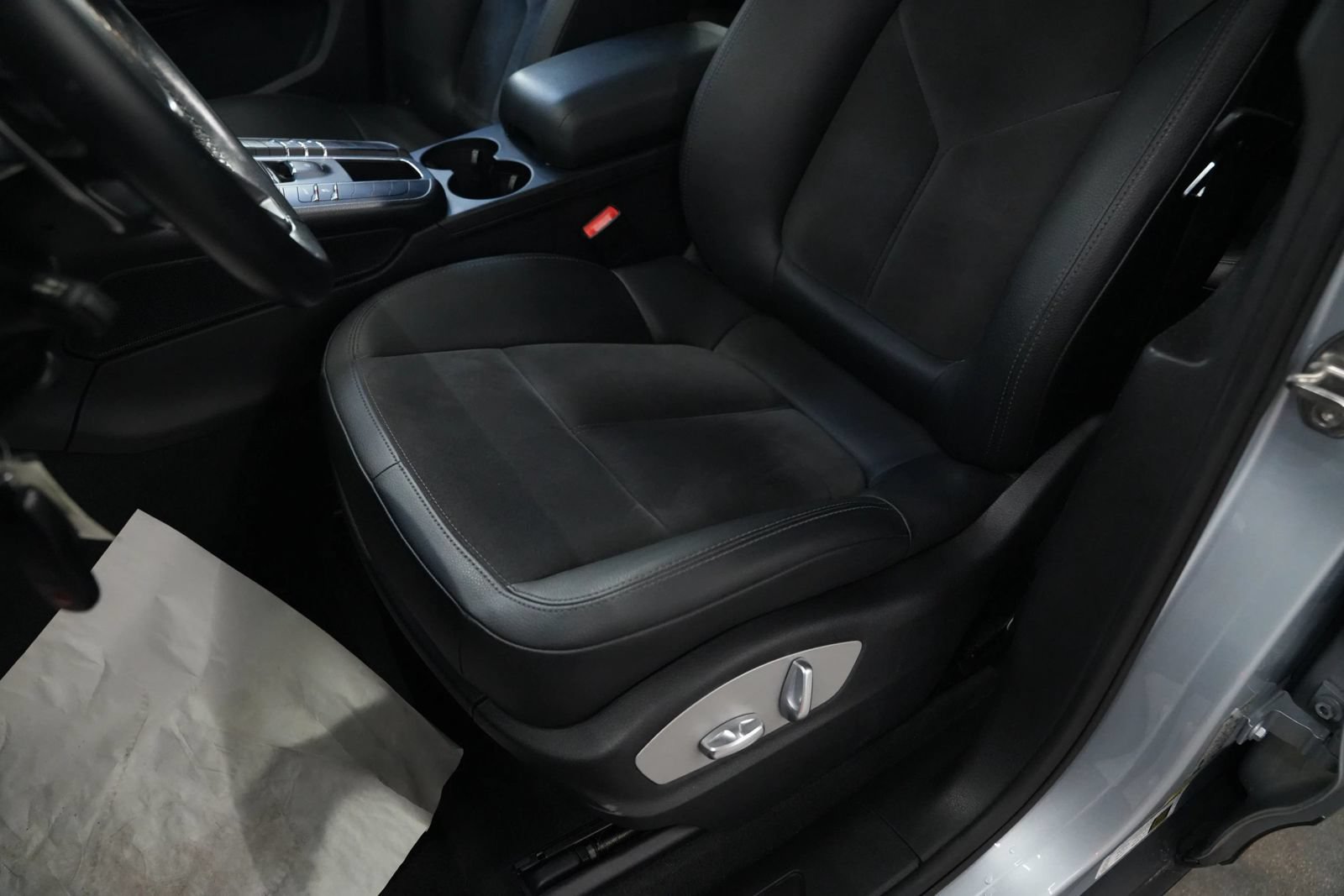 Used 2018 Porsche Macan Sport Edition AWD/4WD image 14