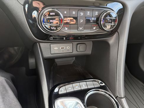 Used 2023 Buick Encore GX Select w/ Safety Package II AWD/4WD image 44