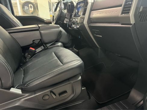 Used 2022 Ford F350 Lariat w/ Chrome Package image 35