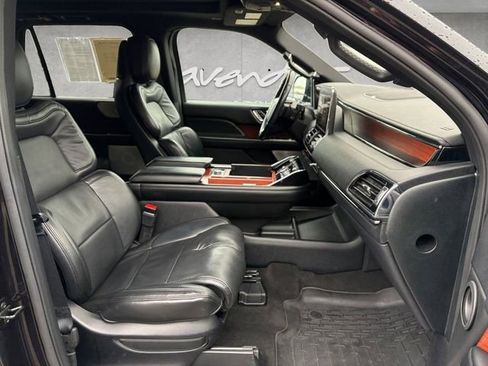 Used 2020 Lincoln Navigator L Reserve w/ Equipment Group 208A Reserve image 24