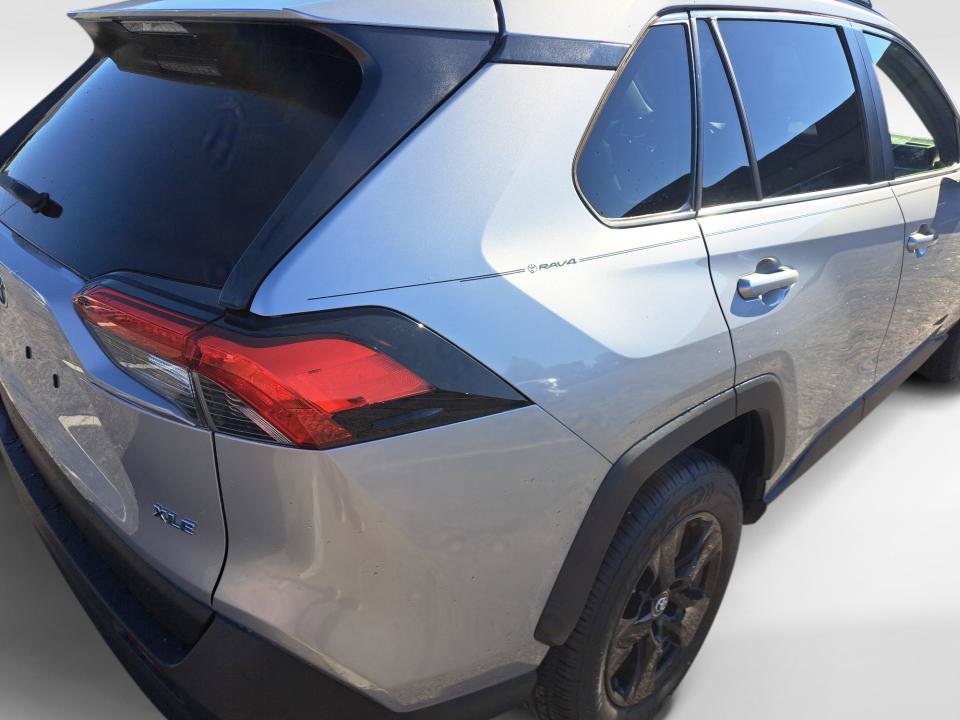 Used 2019 Toyota RAV4 XLE FWD image 21