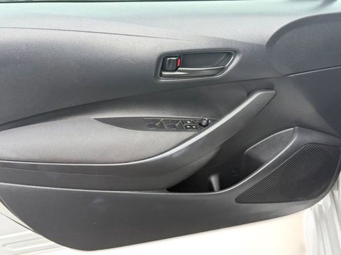 Used 2025 Toyota Corolla LE image 13