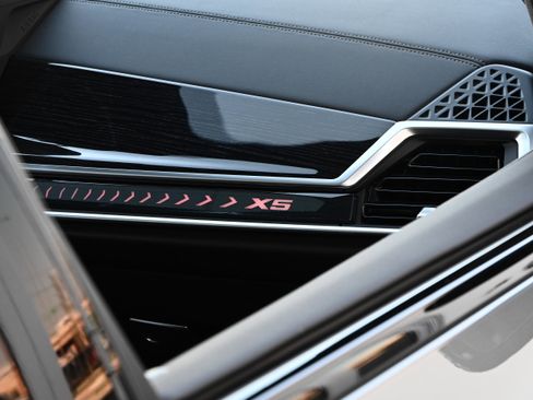 New 2026 BMW X5 xDrive50e w/ M Sport Package image 36