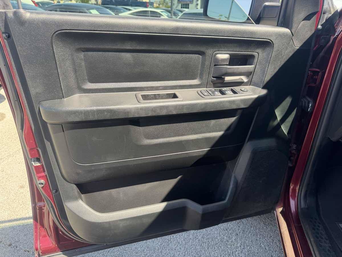Used 2018 RAM 1500 Express w/ Express Value Package AWD/4WD image 14