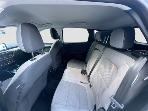 Used 2022 Ford Escape SE w/ SE Sport Appearance Package image 21