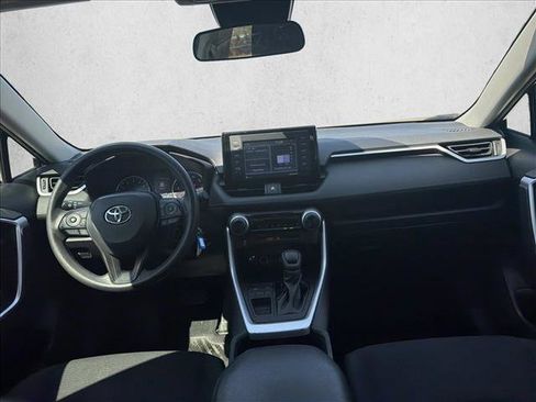 Used 2021 Toyota RAV4 LE FWD image 6