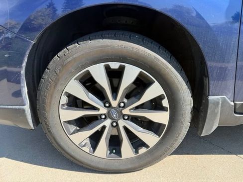 Used 2017 Subaru Outback 2.5i Limited AWD/4WD image 14