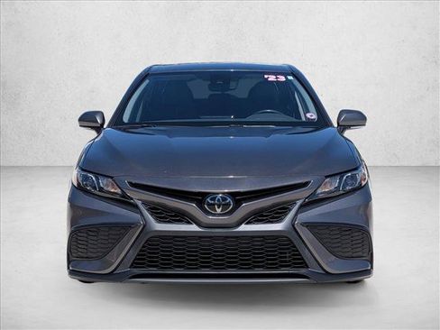 Used 2023 Toyota Camry SE FWD image 2