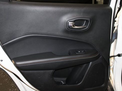 Used 2019 Jeep Compass Latitude image 12