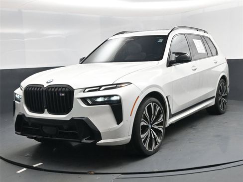 Used 2023 BMW X7 M60i w/ Executive Package image 1