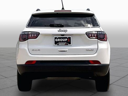Used 2024 Jeep Compass Latitude AWD/4WD image 9