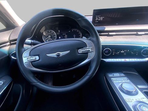 Used 2025 Genesis GV70 2.5T AWD/4WD image 6