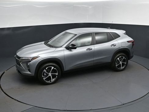 New 2026 Chevrolet Trax RS FWD image 31