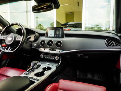 Used 2018 Kia Stinger GT2 AWD/4WD image 19