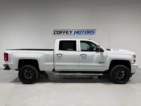 Used 2019 Chevrolet Silverado 2500 LTZ w/ Duramax Plus Package image 7