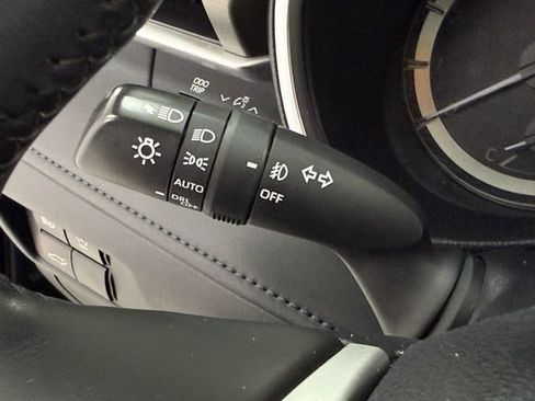 Used 2023 Toyota Highlander XLE FWD image 13