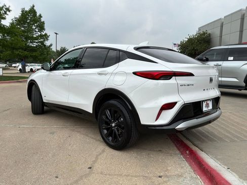 Used 2025 Buick Envista Sport Touring FWD image 8