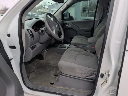 Used 2018 Nissan Frontier SV image 16