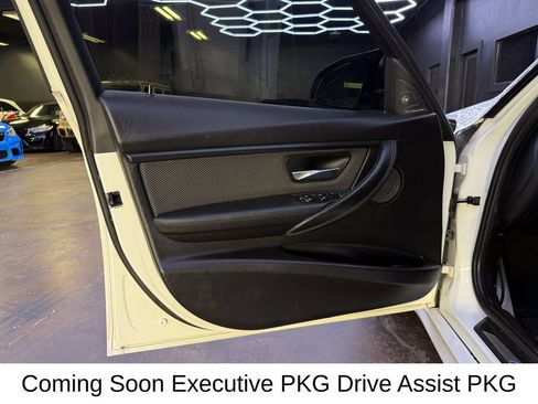 Used 2018 BMW M3 RWD image 12