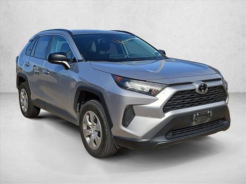 Used 2021 Toyota RAV4 LE image 3