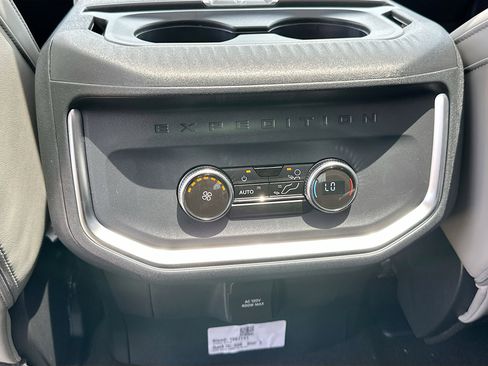 New 2026 Ford Expedition Active RWD image 18